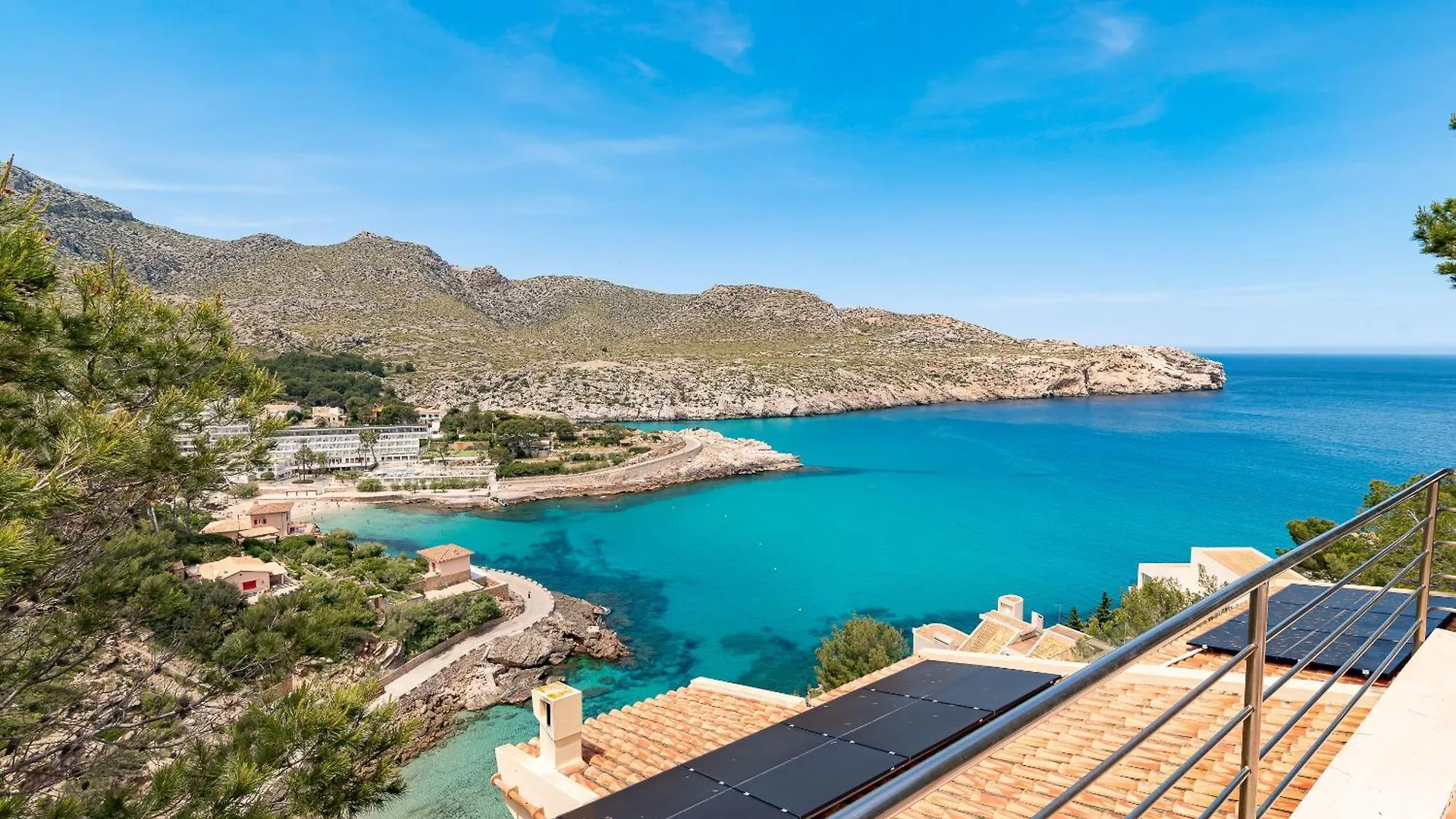 Beach Villa Cala Carbo Cala de Sant Vicenc Spagna