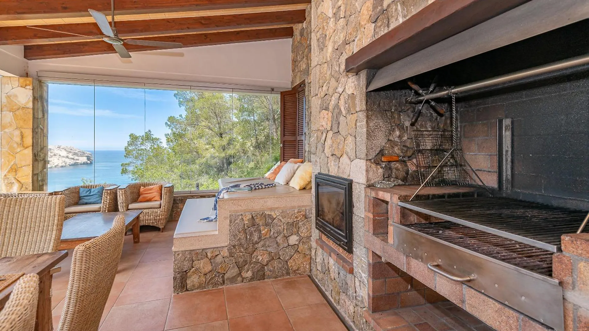 Beach Villa Cala Carbo Cala de Sant Vicenc Spagna